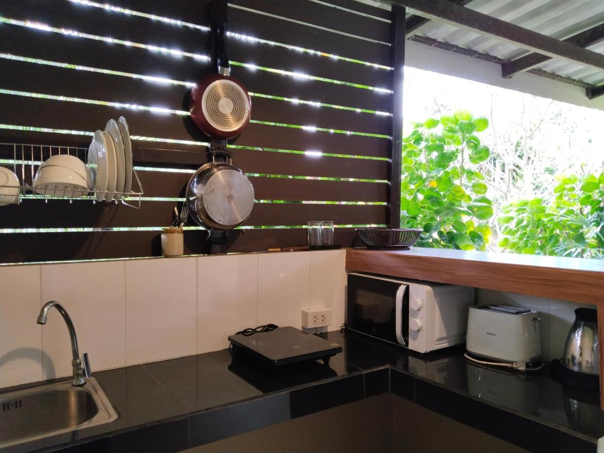 Bang Po Hut Otel Ban Bang Po Dış mekan fotoğraf