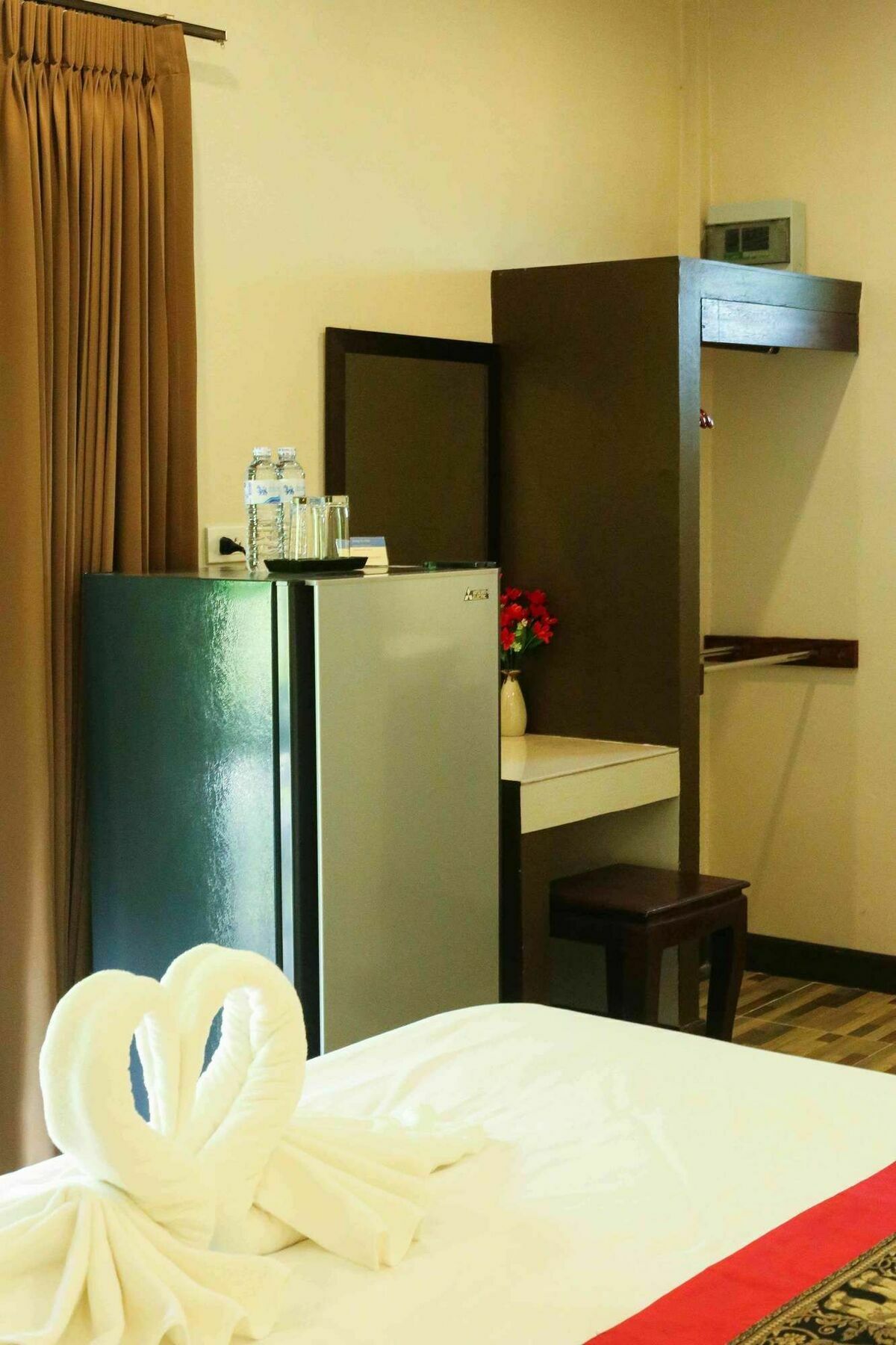 Bang Po Hut Otel Ban Bang Po Dış mekan fotoğraf